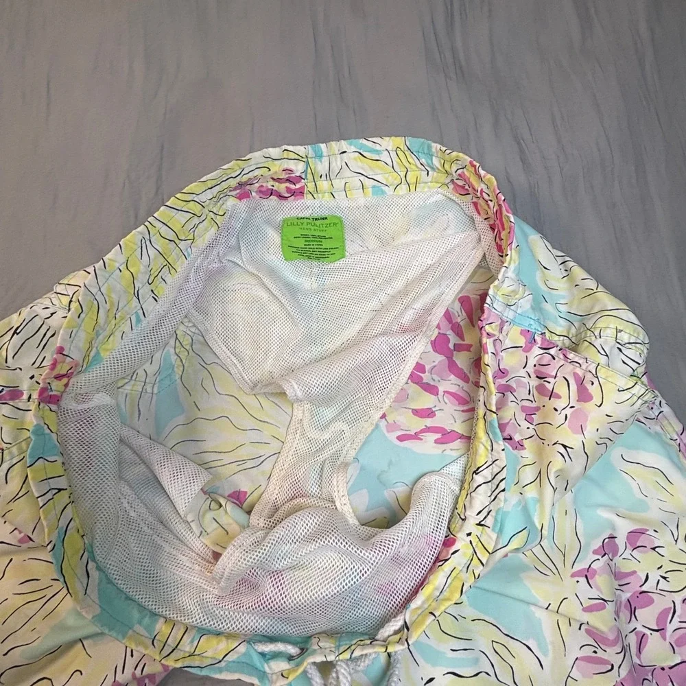 Lilly Pulitzer Mens Capri Trunk Swim‎ Shorts mens medium yellow floral print